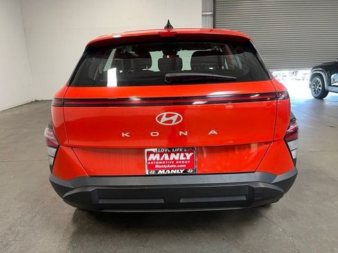 Used 2024 Hyundai Kona SE FWD image 4