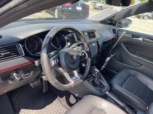 Used 2017 Volkswagen Jetta GLI FWD image 19