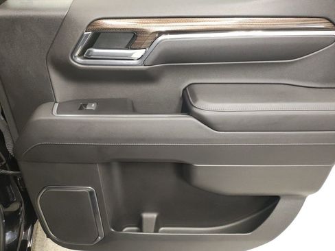 Used 2022 Chevrolet Silverado 1500 LT AWD/4WD image 14