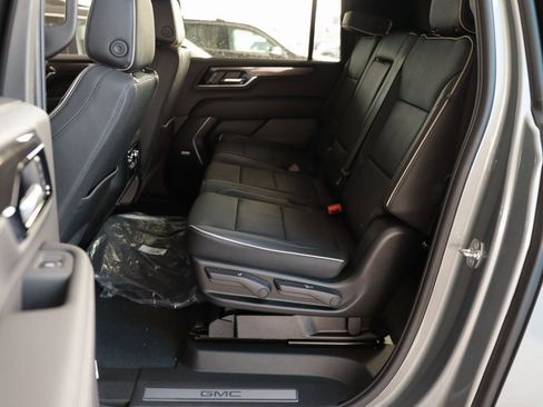 New 2026 GMC Yukon XL Elevation image 29