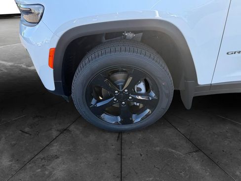 New 2026 Jeep Grand Cherokee Limited AWD/4WD image 14