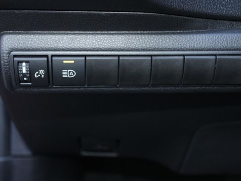 Used 2025 Toyota Corolla LE image 15