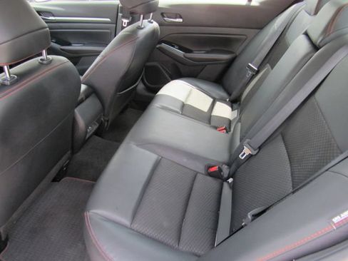 Used 2024 Nissan Altima 2.5 SR FWD image 14