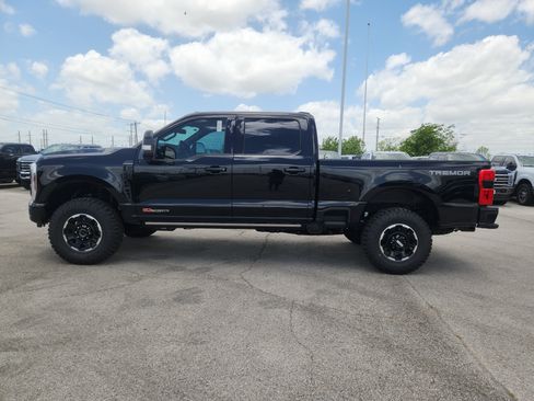New 2026 Ford F350 Platinum w/ Tremor Off-Road Package AWD/4WD image 3