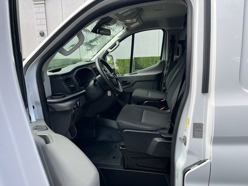 Used 2025 Ford Transit 250 Low Roof w/ Exterior Upgrade Package RWD image 18