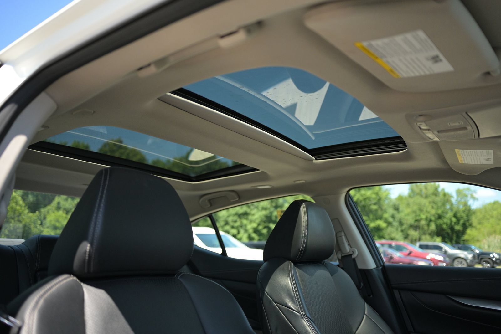 Used 2023 Nissan Maxima SL FWD image 3