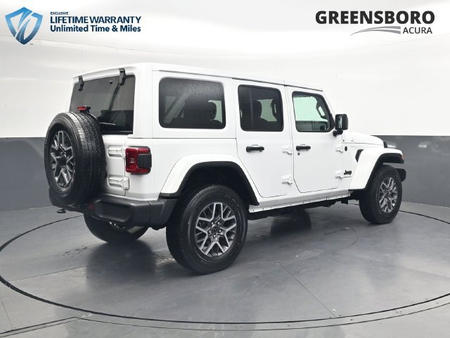 Used 2025 Jeep Wrangler Unlimited Sahara AWD/4WD image 5