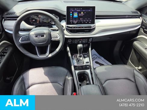 Used 2025 Jeep Compass Limited AWD/4WD image 10