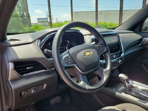 Used 2023 Chevrolet Traverse LT AWD/4WD image 23