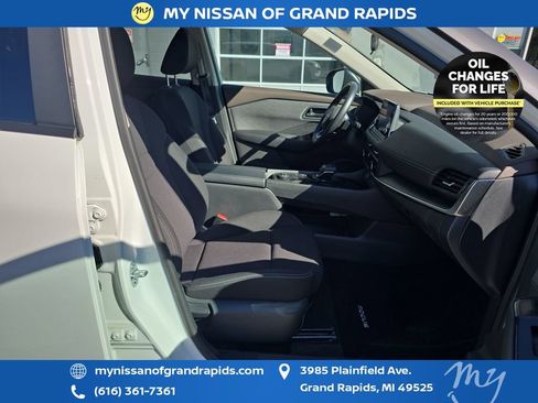 Used 2023 Nissan Rogue S AWD/4WD image 24