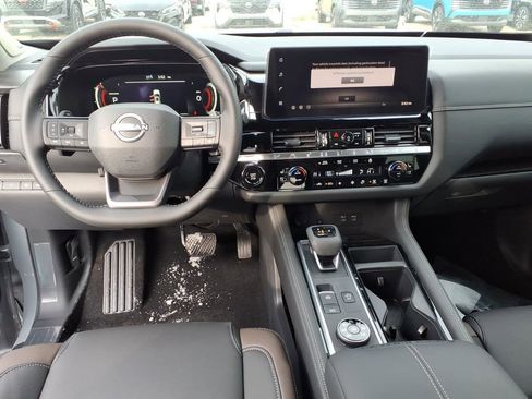 New 2026 Nissan Pathfinder Platinum image 9