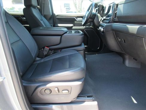 Used 2024 GMC Sierra 1500 SLT RWD image 10