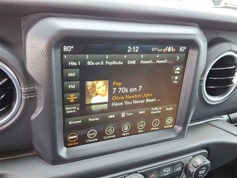 Used 2022 Jeep Gladiator Overland w/ Popular Equipment Package image 17