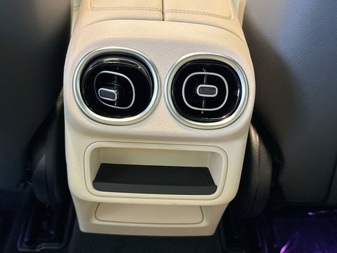 Used 2026 Mercedes-Benz GLC 300 image 24