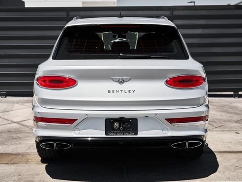 Used 2021 Bentley Bentayga AWD/4WD image 15