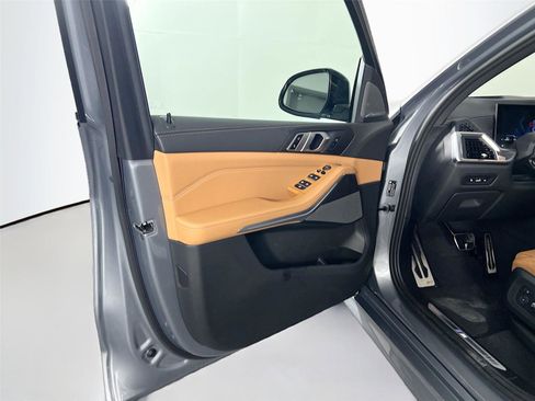 Used 2024 BMW X5 sDrive40i w/ M Sport Package image 16