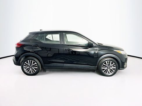 Used 2024 Nissan Kicks SV image 10