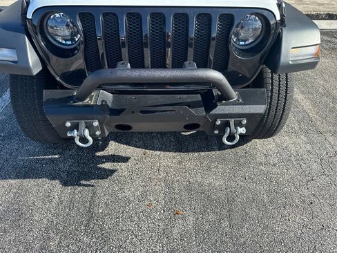 Used 2023 Jeep Wrangler Sport AWD/4WD image 3