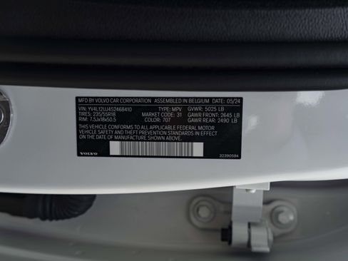 Used 2025 Volvo XC40 B5 Core AWD/4WD image 45