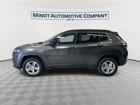Used 2024 Jeep Compass Latitude AWD/4WD image 5