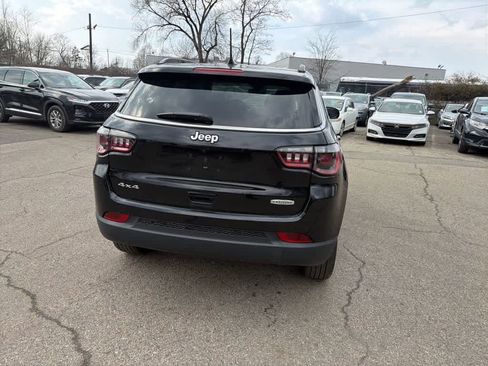 Used 2022 Jeep Compass Latitude image 14