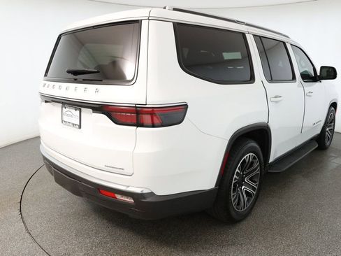 Used 2022 Jeep Wagoneer Series III image 4