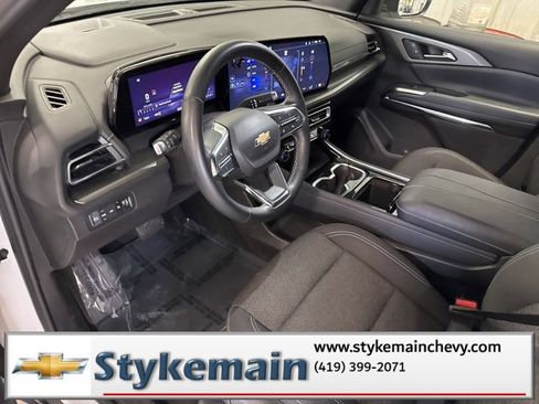 Used 2024 Chevrolet Traverse LT image 34