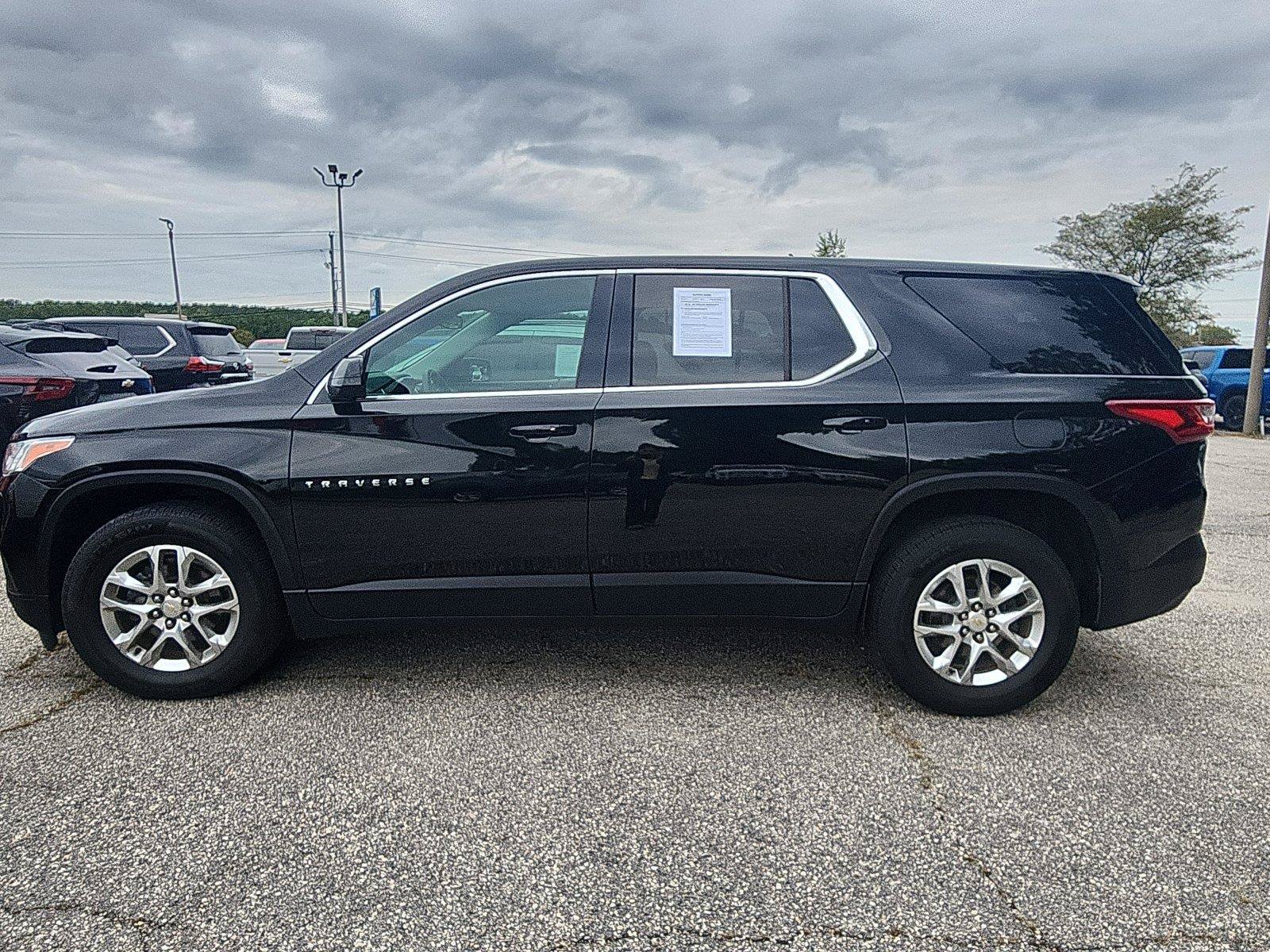 Used 2020 Chevrolet Traverse LS FWD image 2