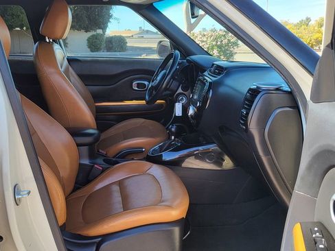 Used 2015 Kia Soul ! w/ Sun & Sound Package image 17