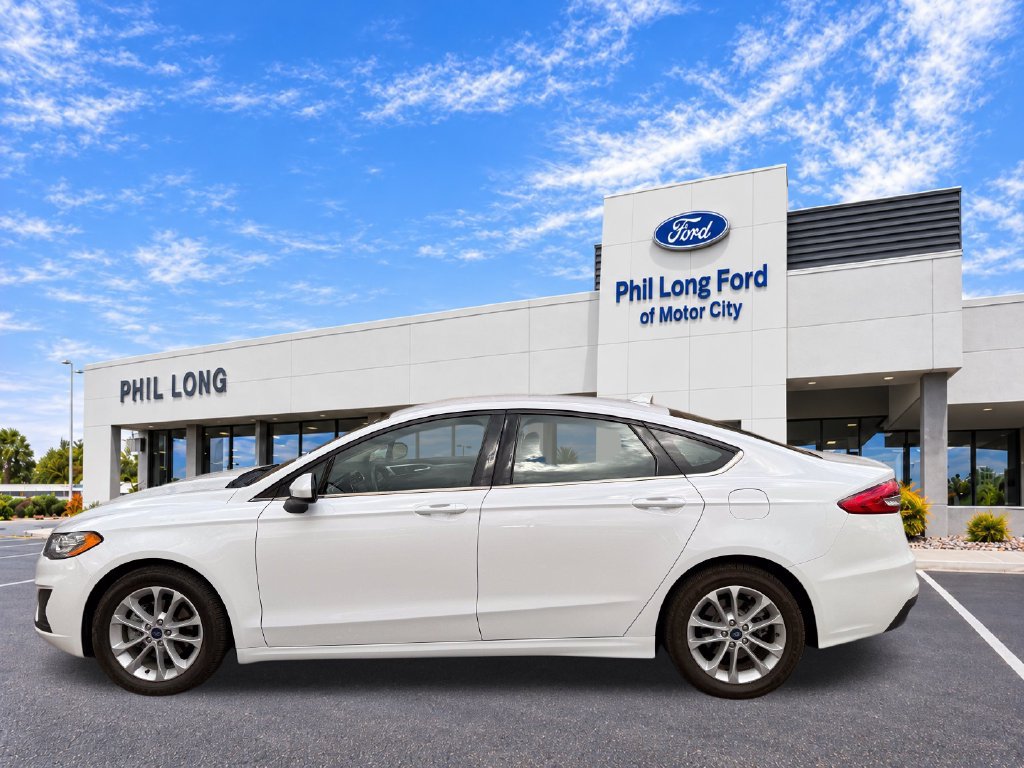 Used 2020 Ford Fusion SE FWD image 4