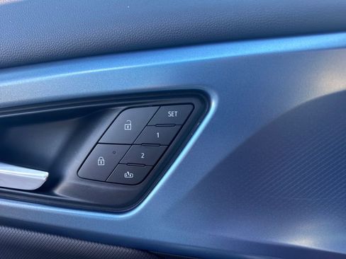 New 2026 Chevrolet Equinox EV LT image 11