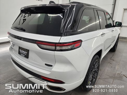 New 2025 Jeep Grand Cherokee Summit image 5