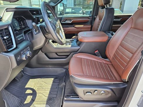 Used 2024 GMC Sierra 2500 Denali Ultimate w/ Max Trailering Package AWD/4WD image 17