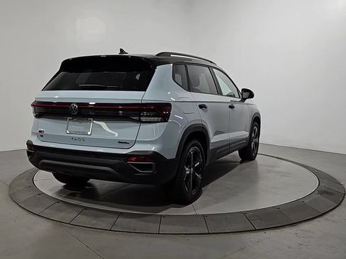 New 2026 Volkswagen Taos SE AWD/4WD image 5