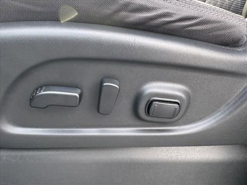 Certified 2021 Nissan Titan SV w/ SV Convenience Package image 14