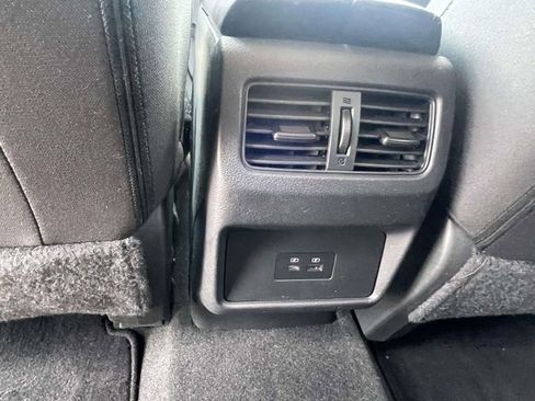 Used 2023 Nissan Rogue SV FWD image 13