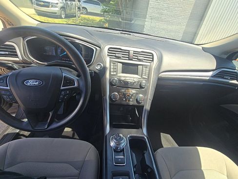 Used 2018 Ford Fusion S FWD image 9
