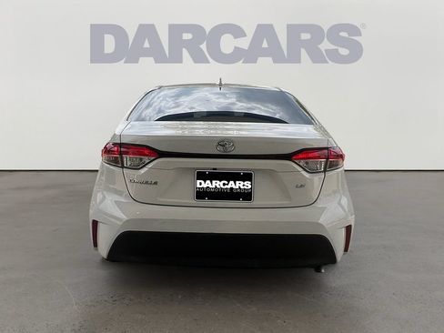 Used 2025 Toyota Corolla LE FWD image 6