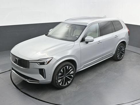 Certified 2026 Volvo XC90 B6 Ultra AWD/4WD image 23