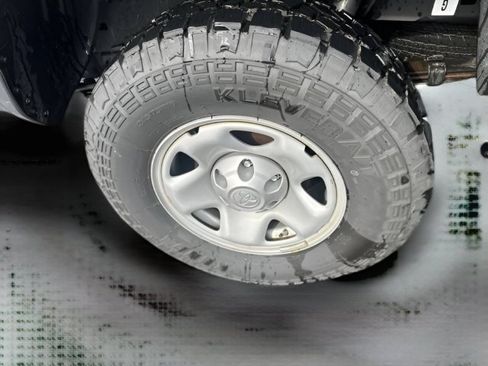 Used 2023 Toyota Tacoma SR AWD/4WD image 9