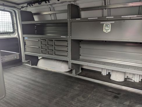 Used 2015 Chevrolet Express 2500 image 30