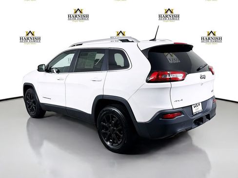 Used 2016 Jeep Cherokee Latitude w/ Comfort/Convenience Group AWD/4WD image 5