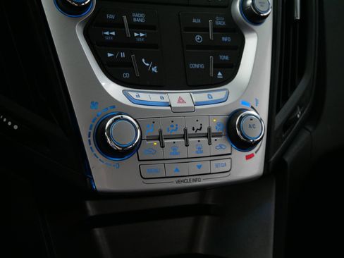 Used 2013 Chevrolet Equinox LS image 23