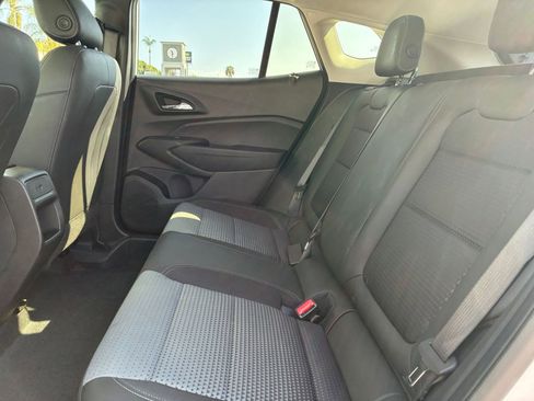 Used 2025 Chevrolet Trax LT w/ LT Convenience Package image 24