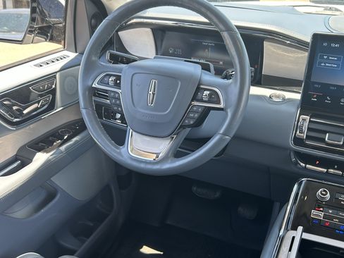 Used 2022 Lincoln Navigator Black Label AWD/4WD image 17