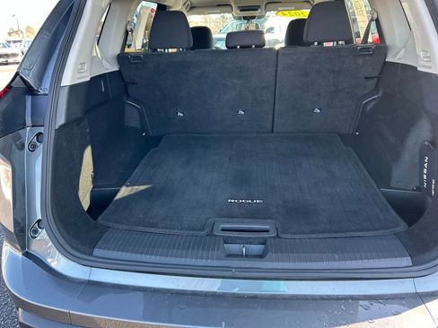 Used 2024 Nissan Rogue SV image 25