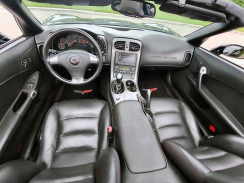 Used 2006 Chevrolet Corvette Convertible w/ Preferred Equipment Group RWD image 23