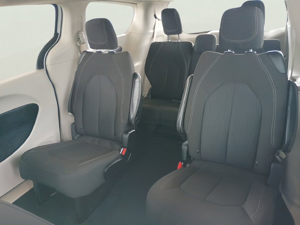Used 2023 Chrysler Voyager LX FWD image 11