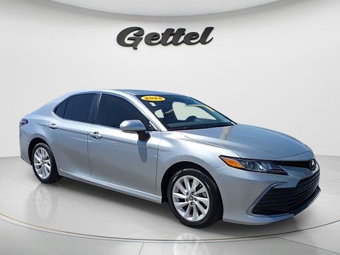 Used 2024 Toyota Camry LE w/ Convenience Package image 7