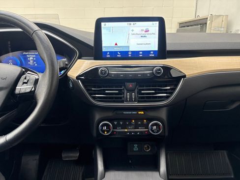 Used 2021 Ford Escape Titanium w/ Titanium Elite Package image 19